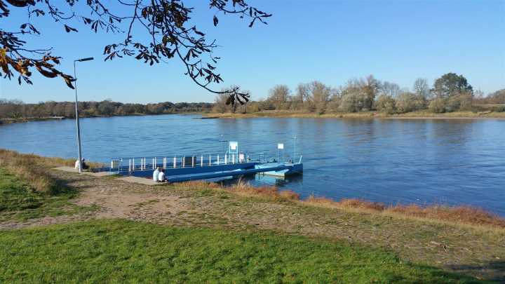 Blick auf die Elbe am Kornhaus Dessau