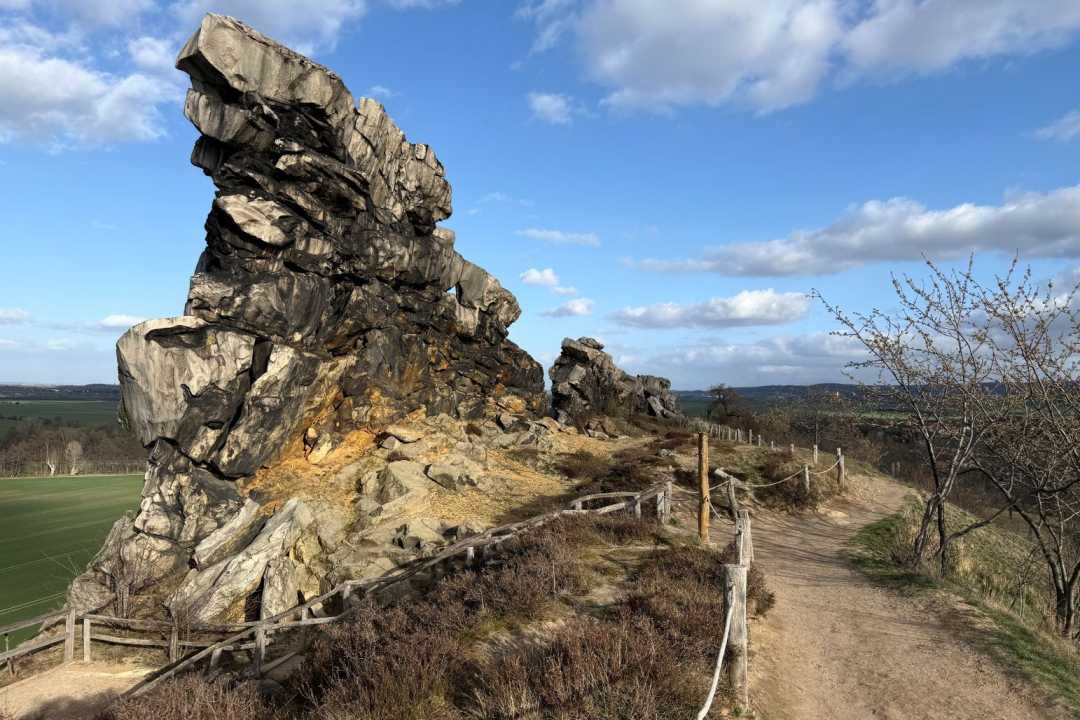 Blick auf die Teufelsmauer im Harz