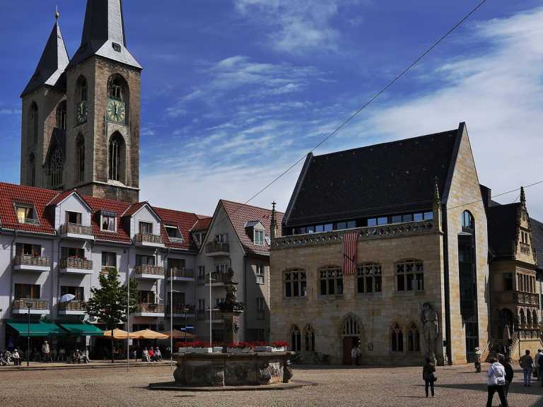 Blick auf den Holzmarkt in Halberstadt