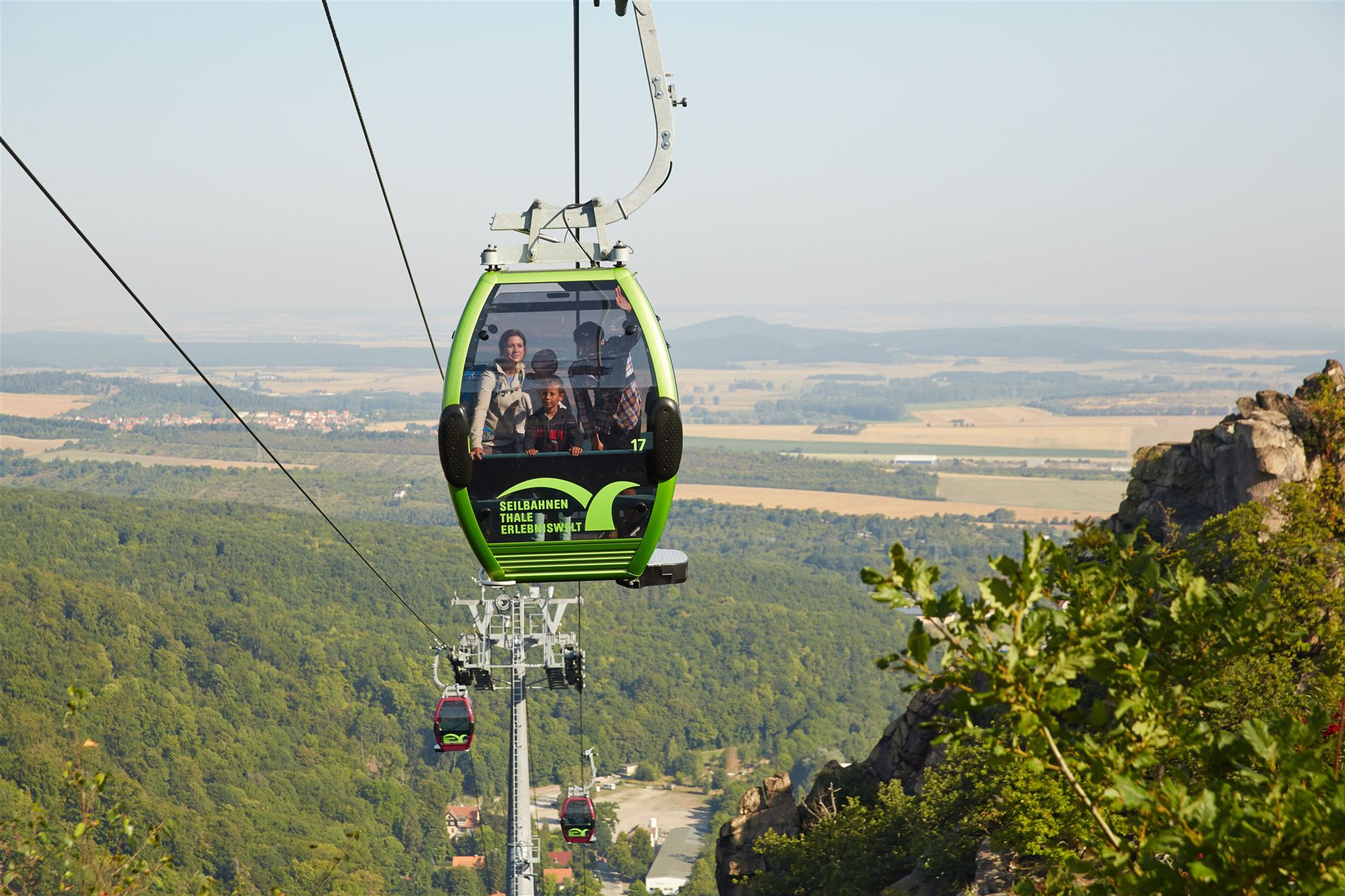 Seilbahnen Thale Erlebniswelt - Blick auf eine Gondel mit Harzblick