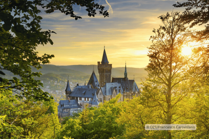 Blick auf das Schloss Wernigerode im Sonnenuntergang