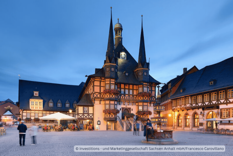 Der Marktplatz vor dem Rathaus Wernigerode, der Bunten Stadt im Harz